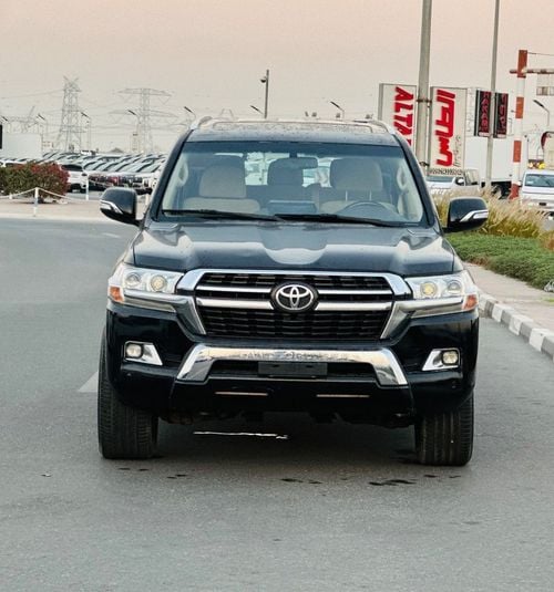 Toyota Land Cruiser VXR 5.7L 4WD