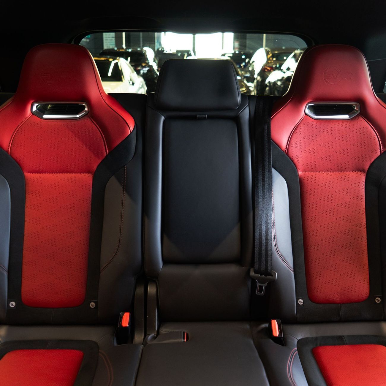 لاند روفر رينج روفر سبورت SVR Carbon Edition 5.0L AED 4,407 pm • 0% Downpayment • RR Sport SVR Carbon Edition • 1 Year Warrant