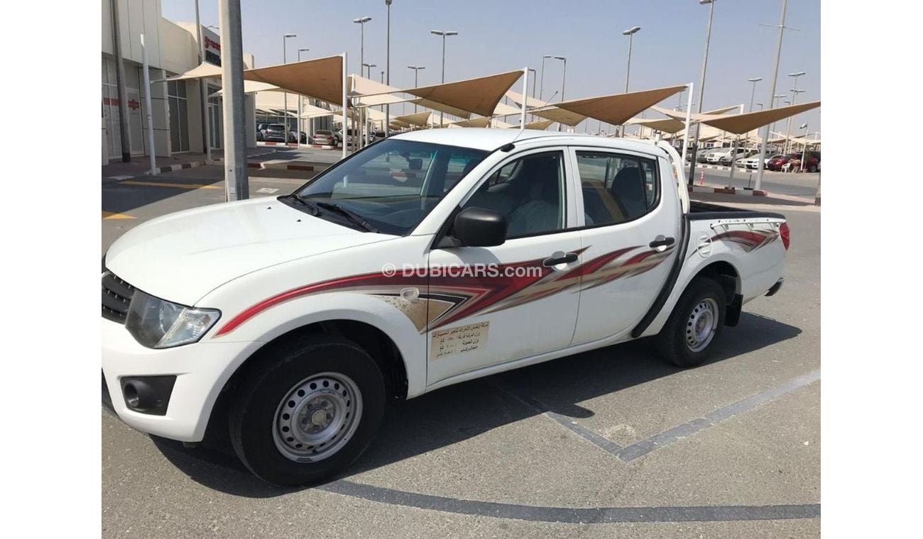 Mitsubishi L200 Mitsubishi  L200 2013 model 4x4 for sale