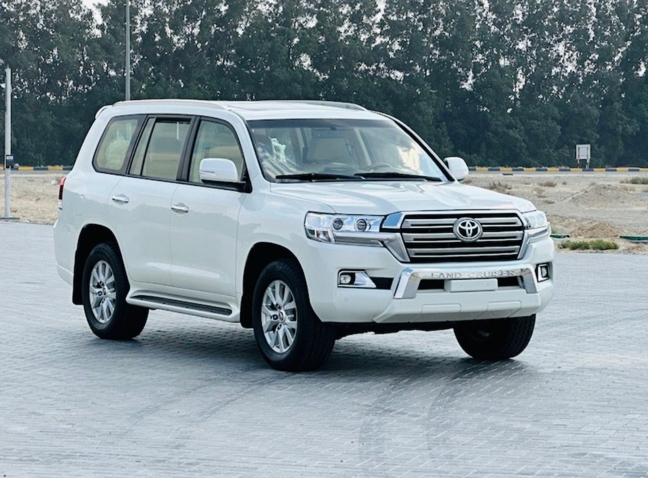 تويوتا لاند كروزر Toyota Land Cruiser 2017 model v6 full option