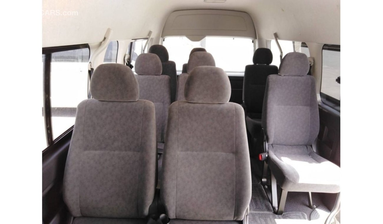 تويوتا هاياس Hiace Commuter RIGHT HAND DRIVE (Stock no PM 574 )