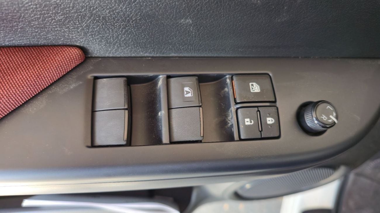 Toyota Hilux GL 2 2.4L 4WD TOYOTA HILUX DOUBLE CABIN 4WD  MT  2.4L DSL 2025