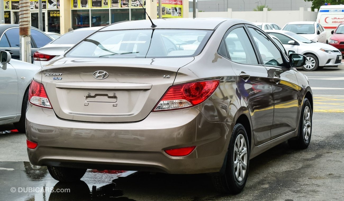 Hyundai Accent 1.6 blue