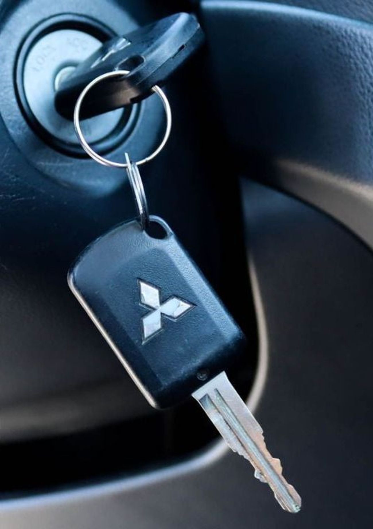 ميتسوبيشي L200 GL 2.4L (132 HP) Mitsubishi L200 2.4 L RWD 2021 GCC accident-free in excellent condition 706 P.M