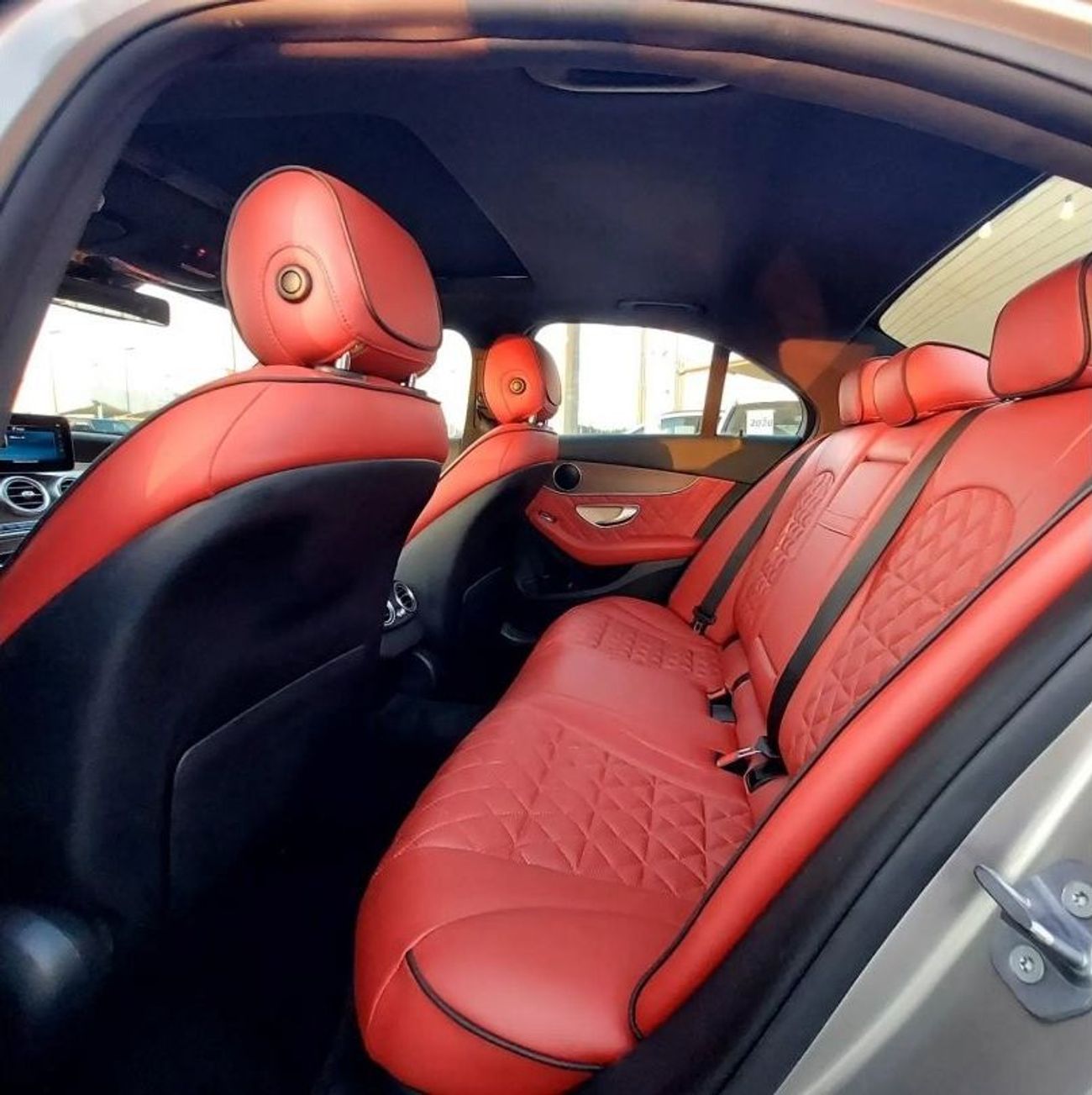 مرسيدس بنز C 300 بريميوم