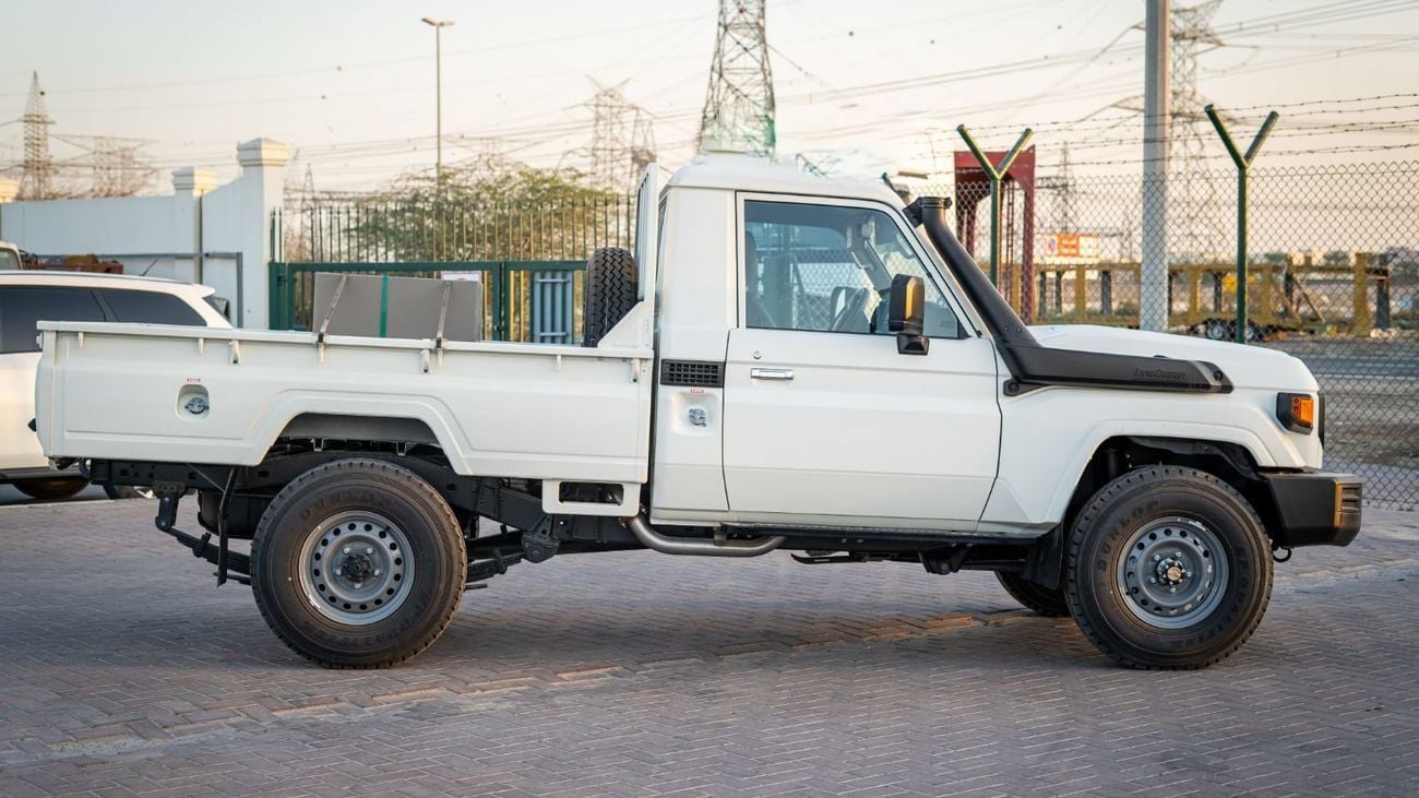Toyota Land Cruiser Pick Up 79 SC 2.8L T/Diesel A/T 2025YM