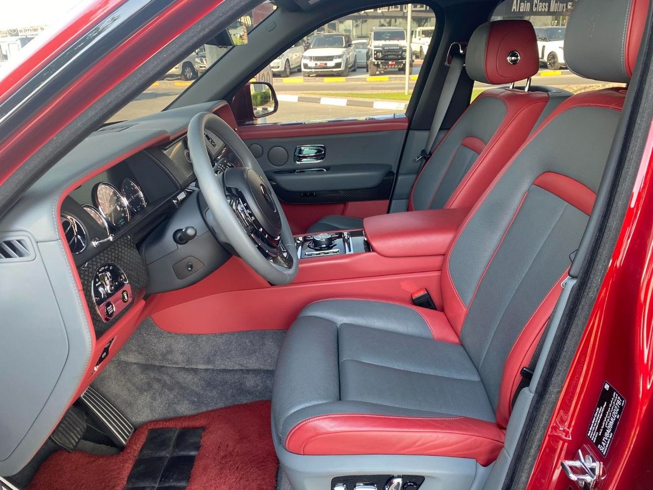 Rolls-Royce Cullinan Black Badge GCC SPEC UNDER WARRANTY NEAT AND CLEAN