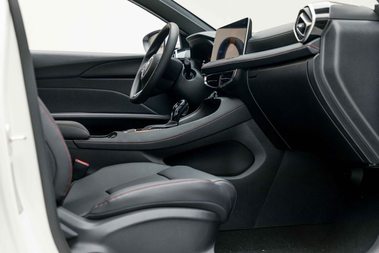 MG 5 LUXURY 1.5L - WHITE INSIDE BLACK | EXPORT ONLY