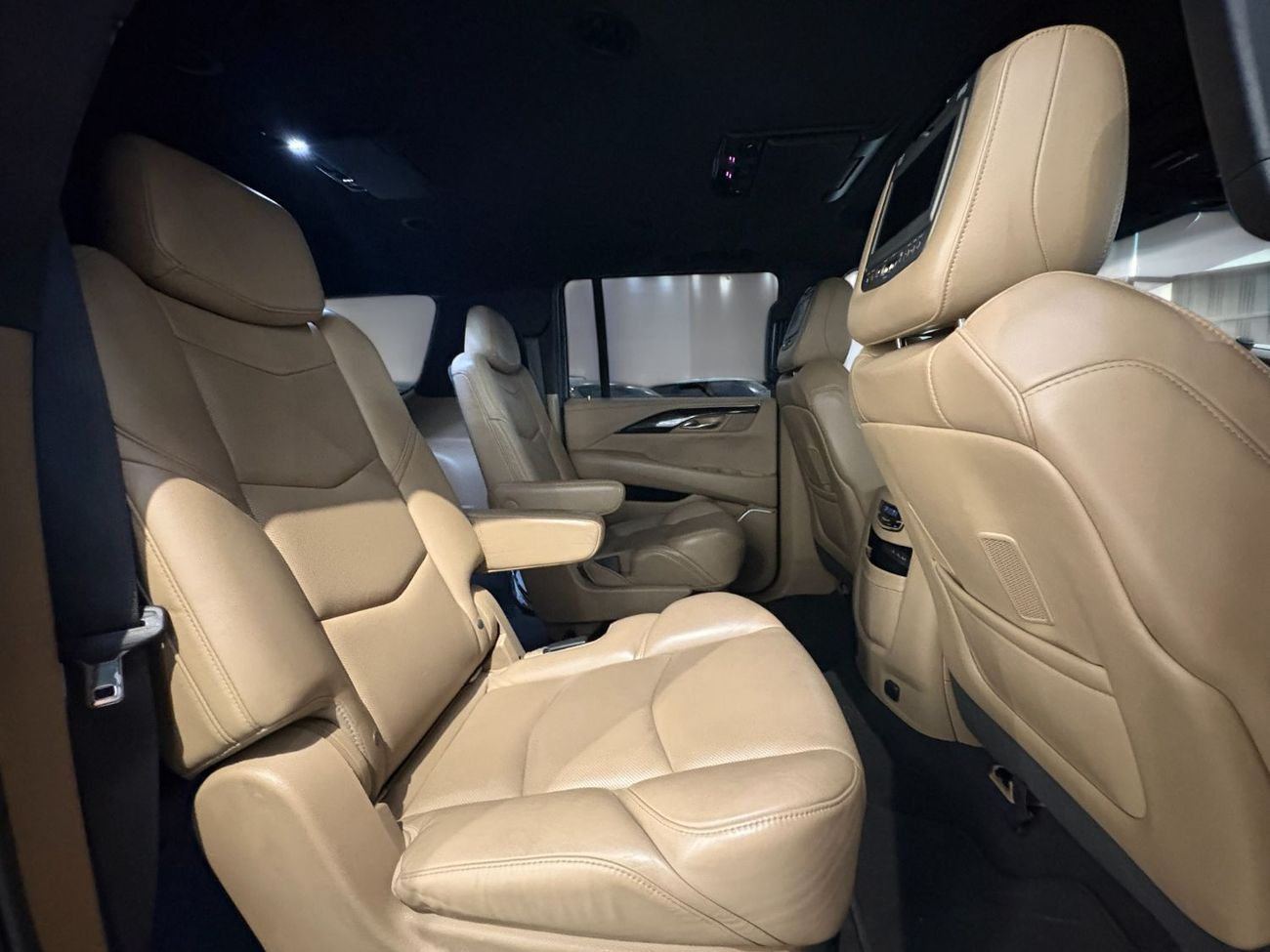 Cadillac Escalade L Platinum 6.2L  | 2019 | GCC SPECS | AGENCY MAINTAINED