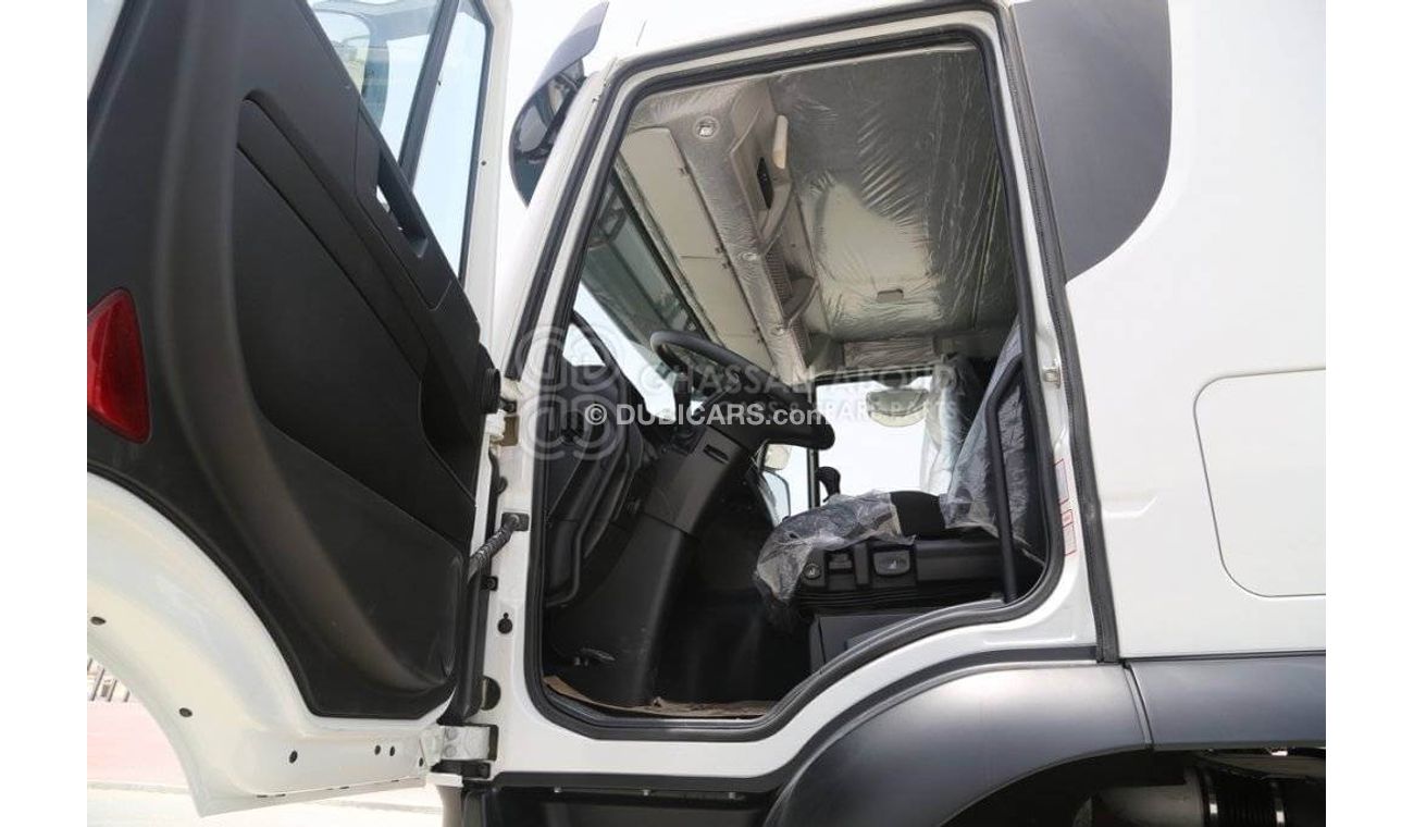 Iveco Trakker IVECO, GCW 130 Ton HP 440, Sleeper Cabin w/ Hub Reduction MY22 Tractor Head Tractor Head EXPORTONLY