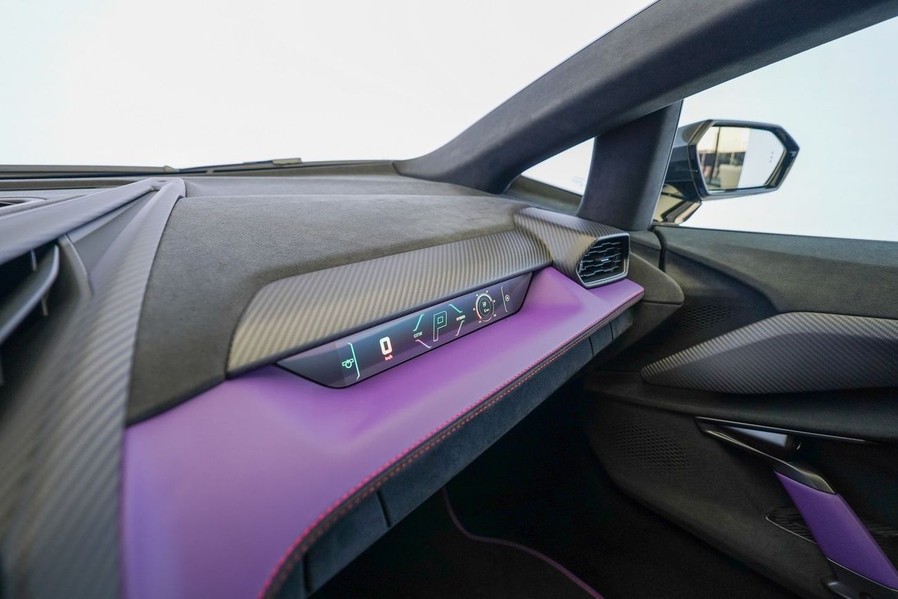 لامبورغيني ريفويلتو 6.5L V12 Hybrid