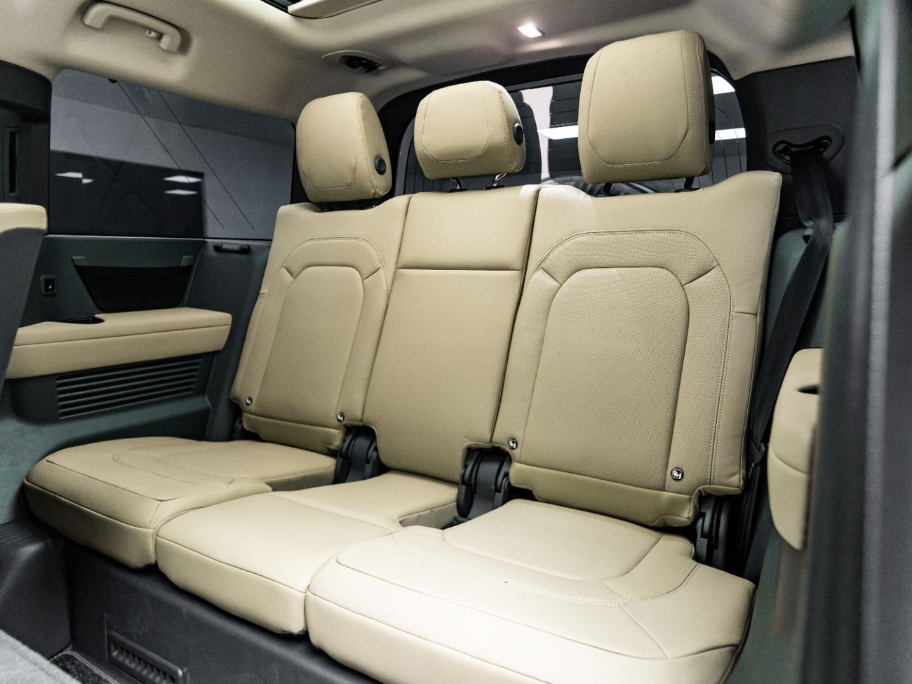 Land Rover Defender 130 SE P400 X Dynamic (7 Seater) 2023 Land Rover Defender 130 SE P400, 2028 Land Rover Warranty + Se