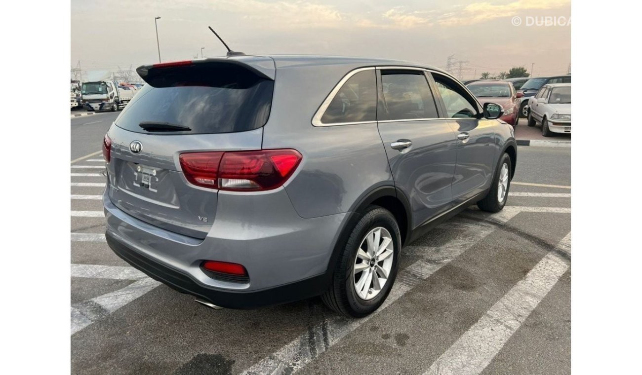 كيا سورينتو 2020 Kia Sorento LX 3.3L V6 7 Seater MidOption /