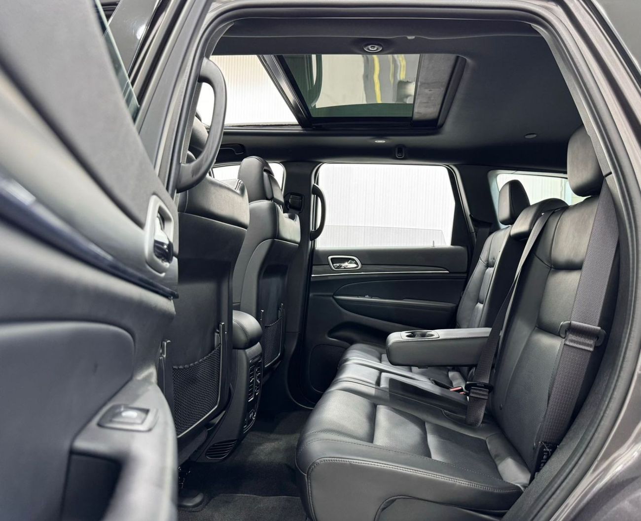 جيب جراند شيروكي 2021 Jeep Grand Cherokee Limited, 2027 Jeep Warranty, 2025 Jeep Service Pack, Full Options, GCC