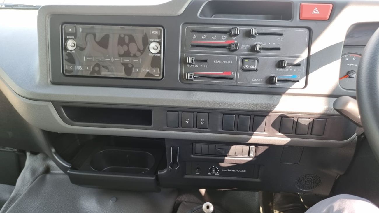 تويوتا كوستر RHD Toyota Coaster 4.2 DSL 30 STR