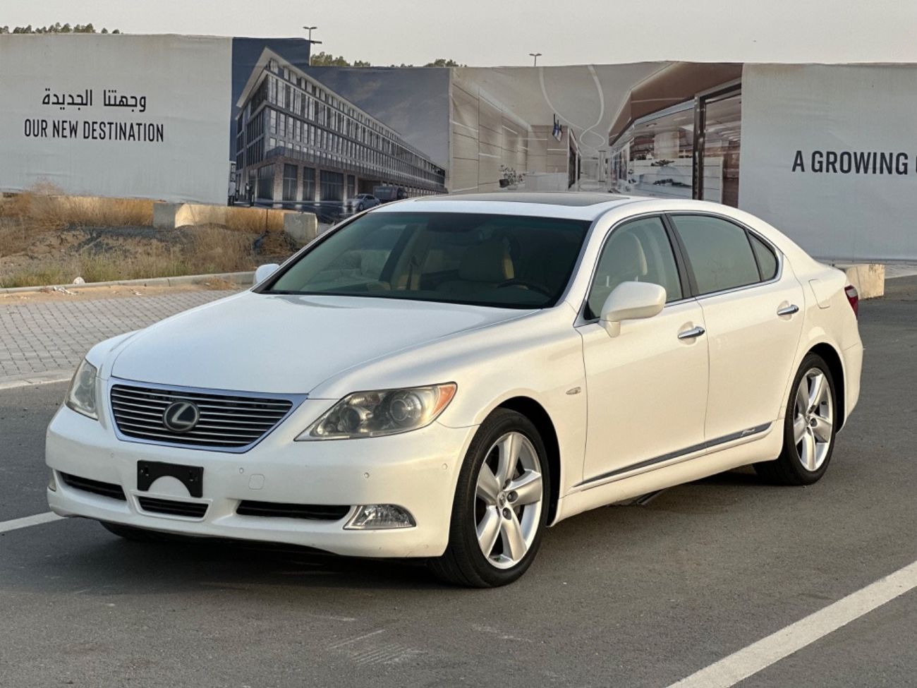 لكزس LS 460 موديل 2009 خليجي فل مواصفات كراسي جلد وفتحه وتحكم كهربي كامل ونظام صوت ممتاز وكاميرا خلفيه