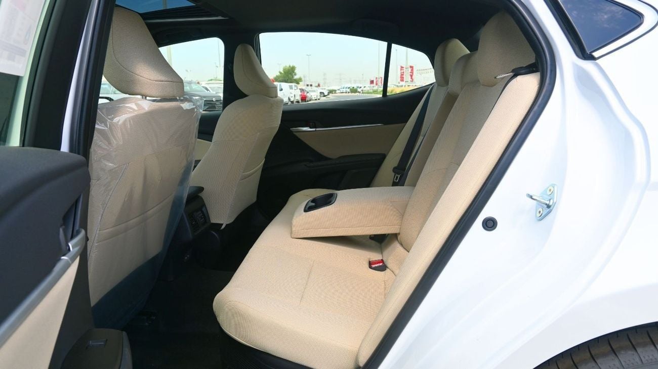 Toyota Camry E 2.5L Toyota Camry E-Plus 2.5L Hybrid, Model 2025, Color White