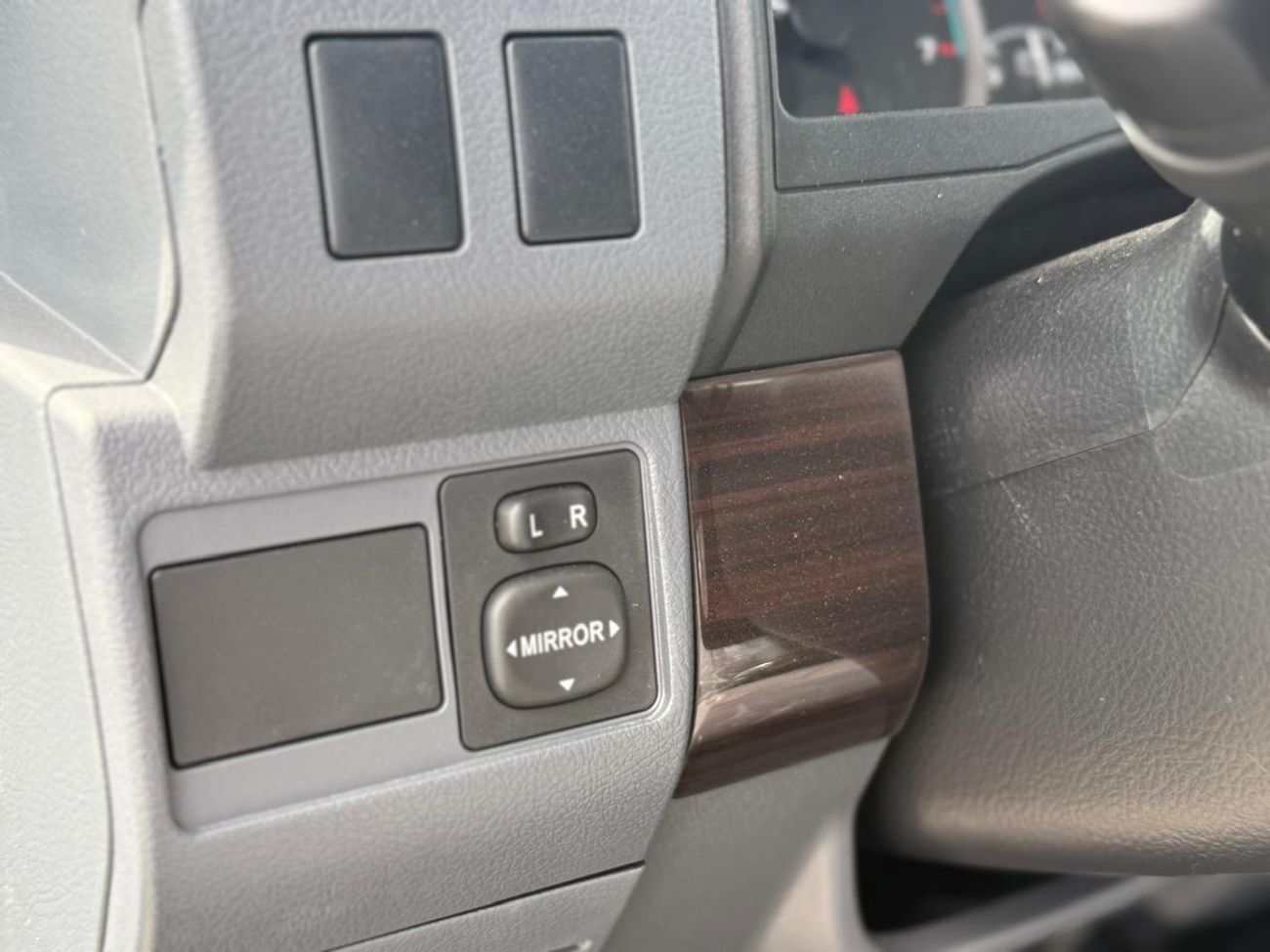 Toyota Land Cruiser 70 LC76 HARDTOP 4.0L PETROL 5 DOORS M/T FULL OPTION 2025 MODEL