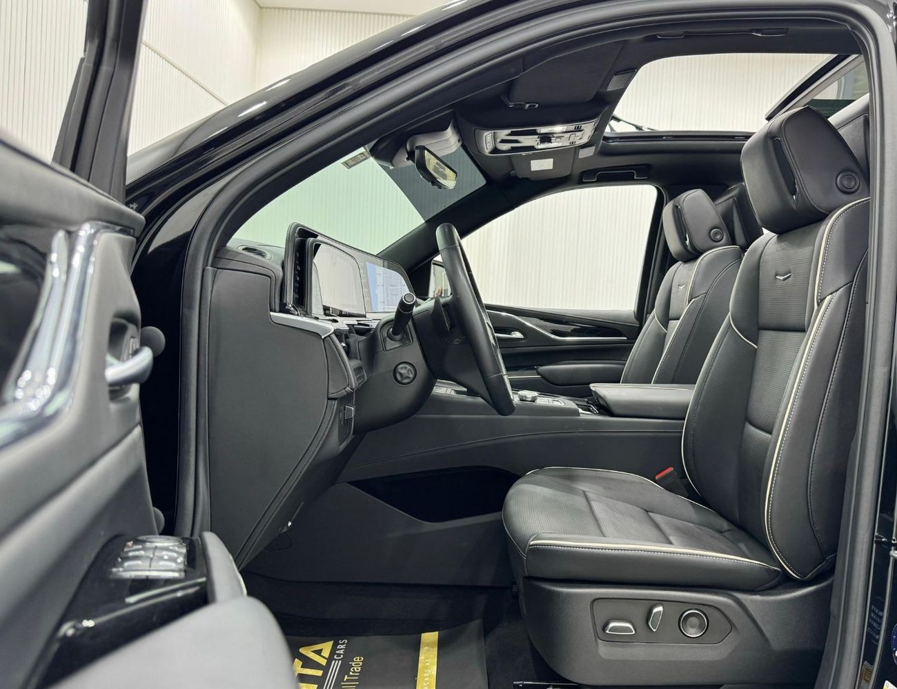 Cadillac Escalade Luxury 6.2L 2023 Cadillac Escalade Sport Luxury, Jun 2029 Al-Ghandi Warranty + Service Contract, GCC