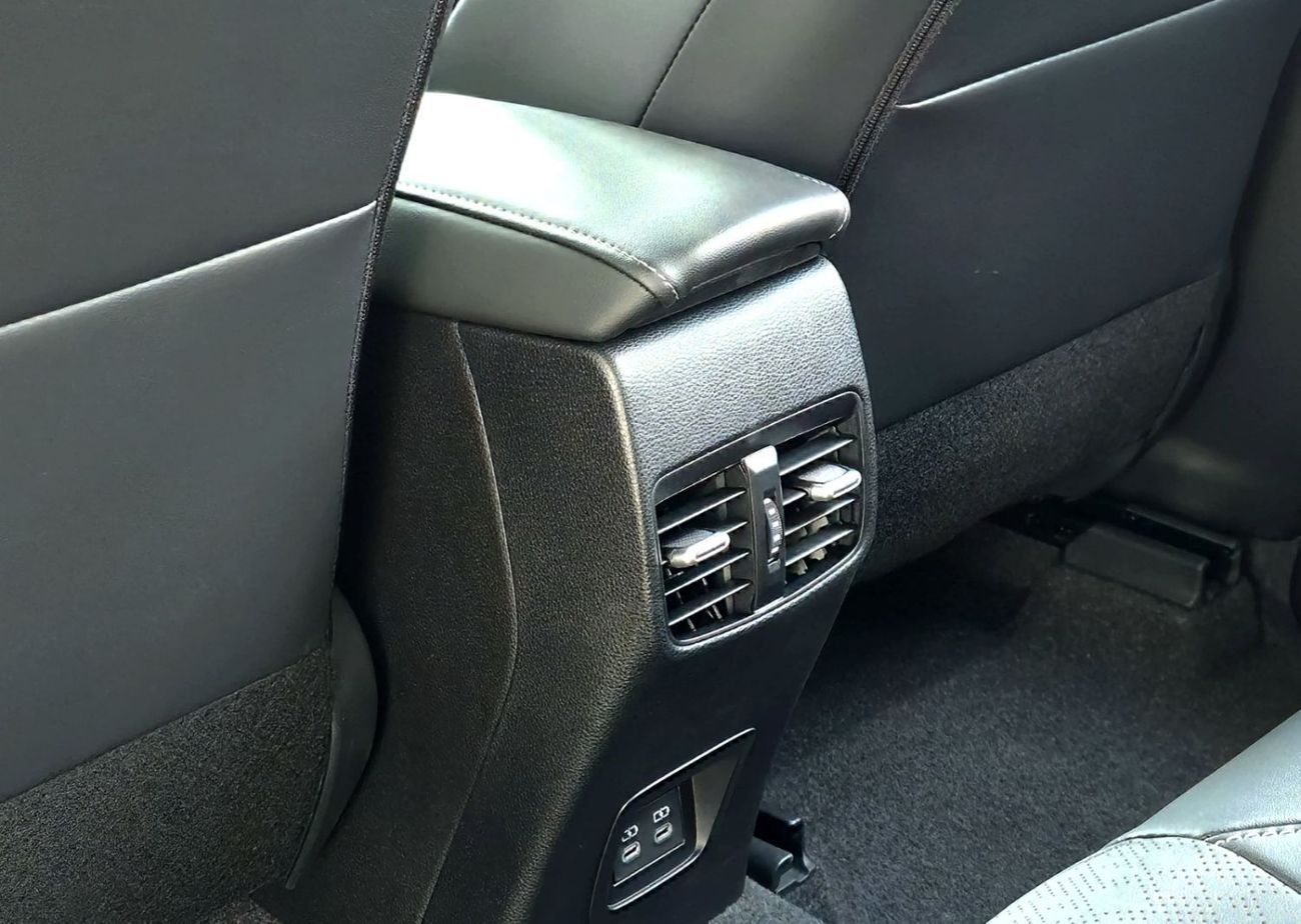 تويوتا كورولا ELITE 1.8L HYBRID