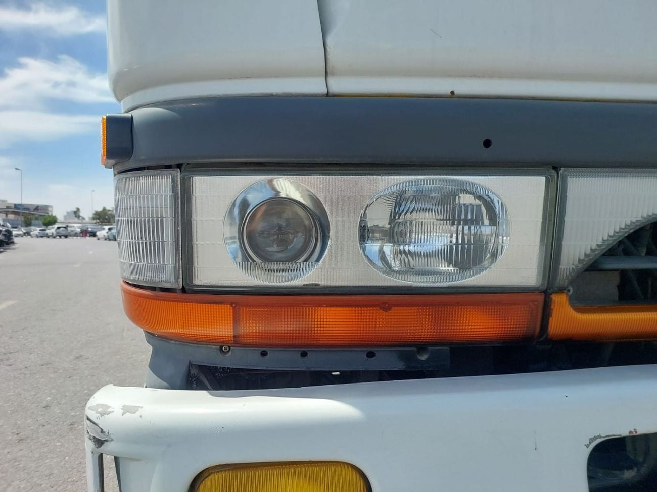 Mitsubishi Fuso Canter MITSUBISHI CANTER TRUCK RHD 1995 MODEL 4.5 L DIESEL MANUAL(PM02304)