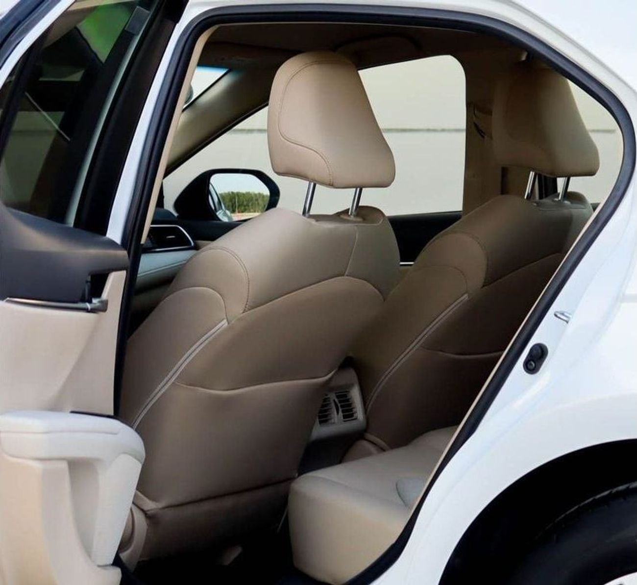 تويوتا كامري S 2.5L (181 HP) Toyota Camry 2018 GCC without accidents in excellent condition 1111 P.M