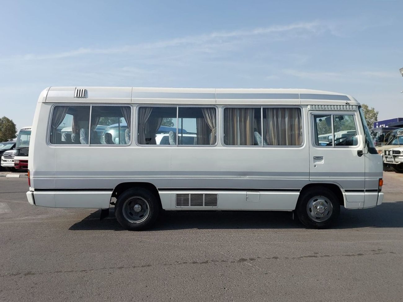 Toyota Coaster TOYOTA COASTER BUS RHD 1992 MODEL 3.7 L DIESEL AUTOMATIC(PM04275)