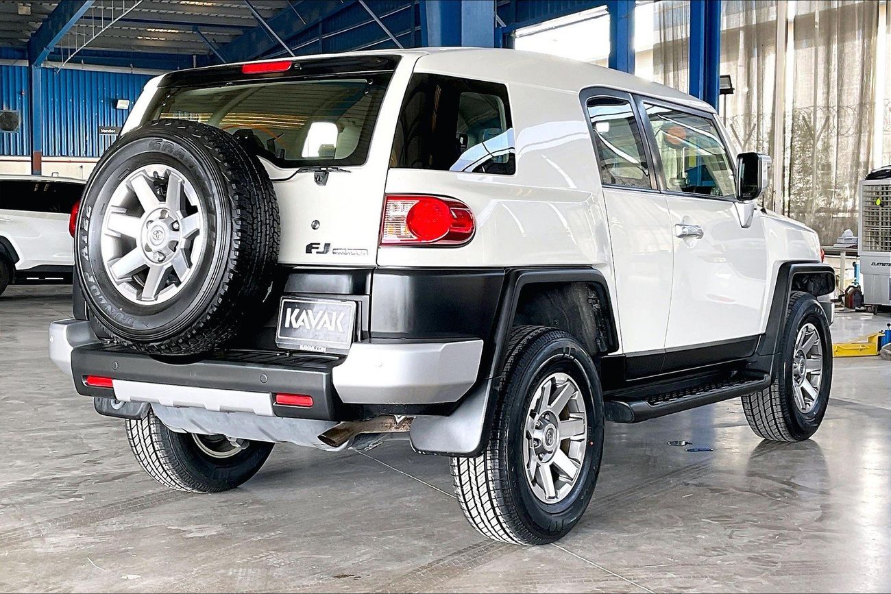 تويوتا إف جي كروزر GXR | شامل الضمان | 0 ﺪﻔﻋﺓ ﺃﻮﻟﻯ