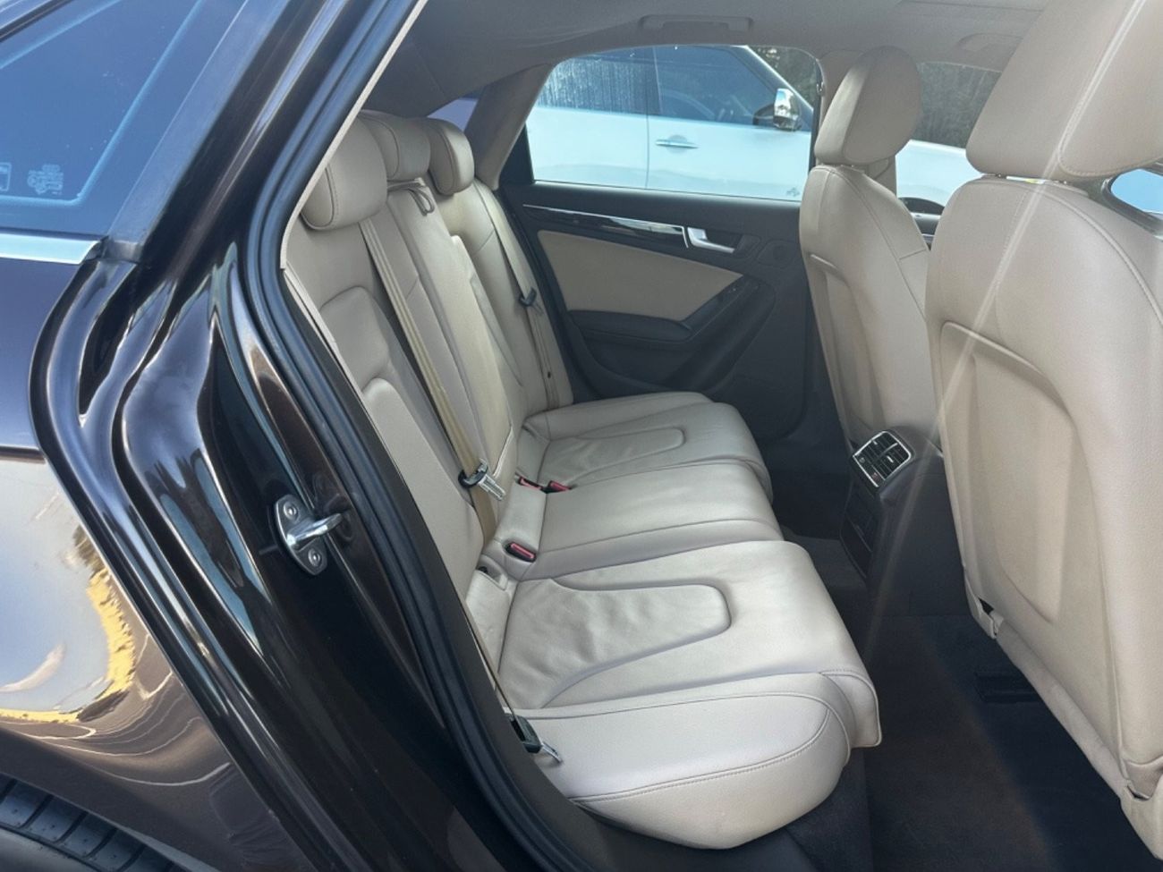 أودي A4 TFSI quattro S-لاين موديل 2015 خليجي فل مواصفات كرأسي جلد ومثبت سرعه وتحكم كهربي كأمل ونظام صوت ممتا