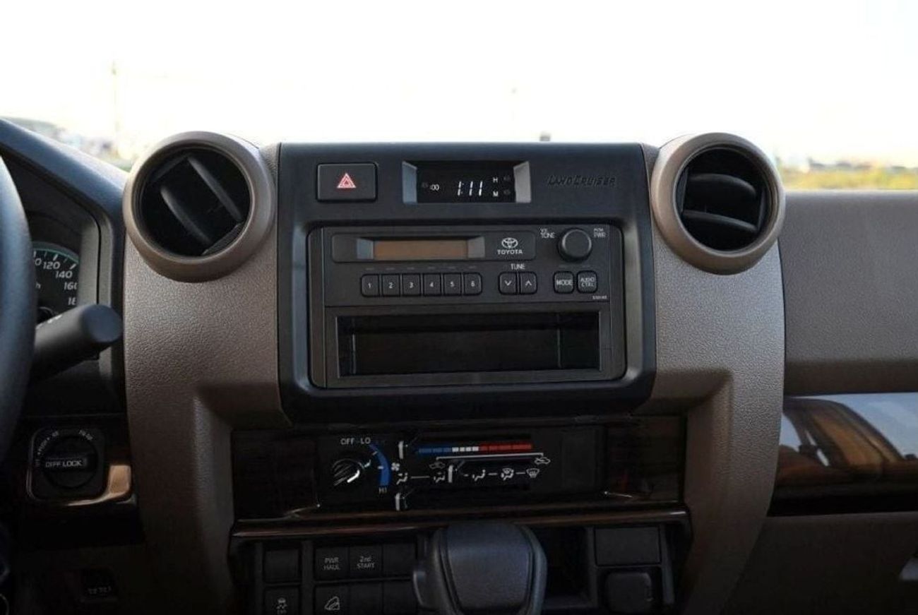 Toyota Land Cruiser Pick Up 2025 TOYOTA LAND CRUISER DOUBLE CAB LX-E V6 4.0L PETROL 4WD AT