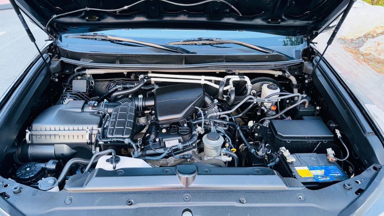 Toyota Prado EXCELLENT CONDITION | SUNROOF | 2.7L PETROL | LHD | PARKING SENSOR | 2017 | REAR VIEW CAMERA