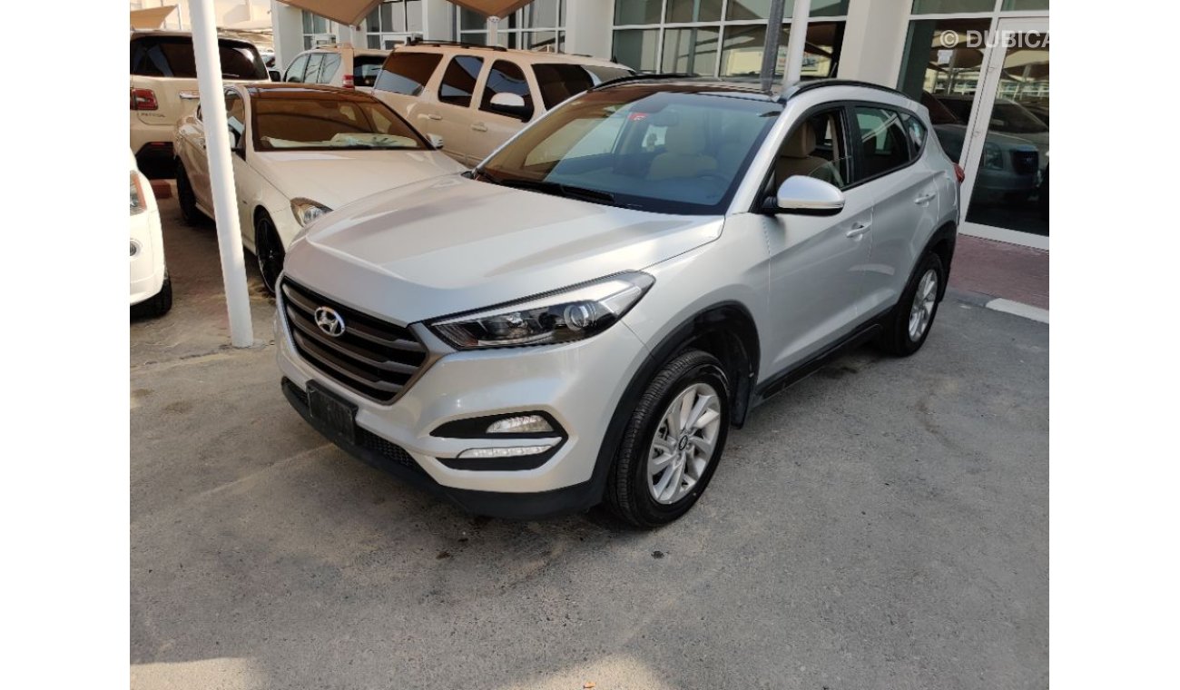 Hyundai Tucson 2016 full options panorama roof GCC specs