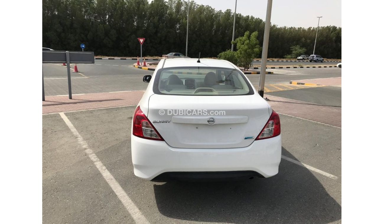 Nissan Sunny Nissan suny 2015 gcc very good car