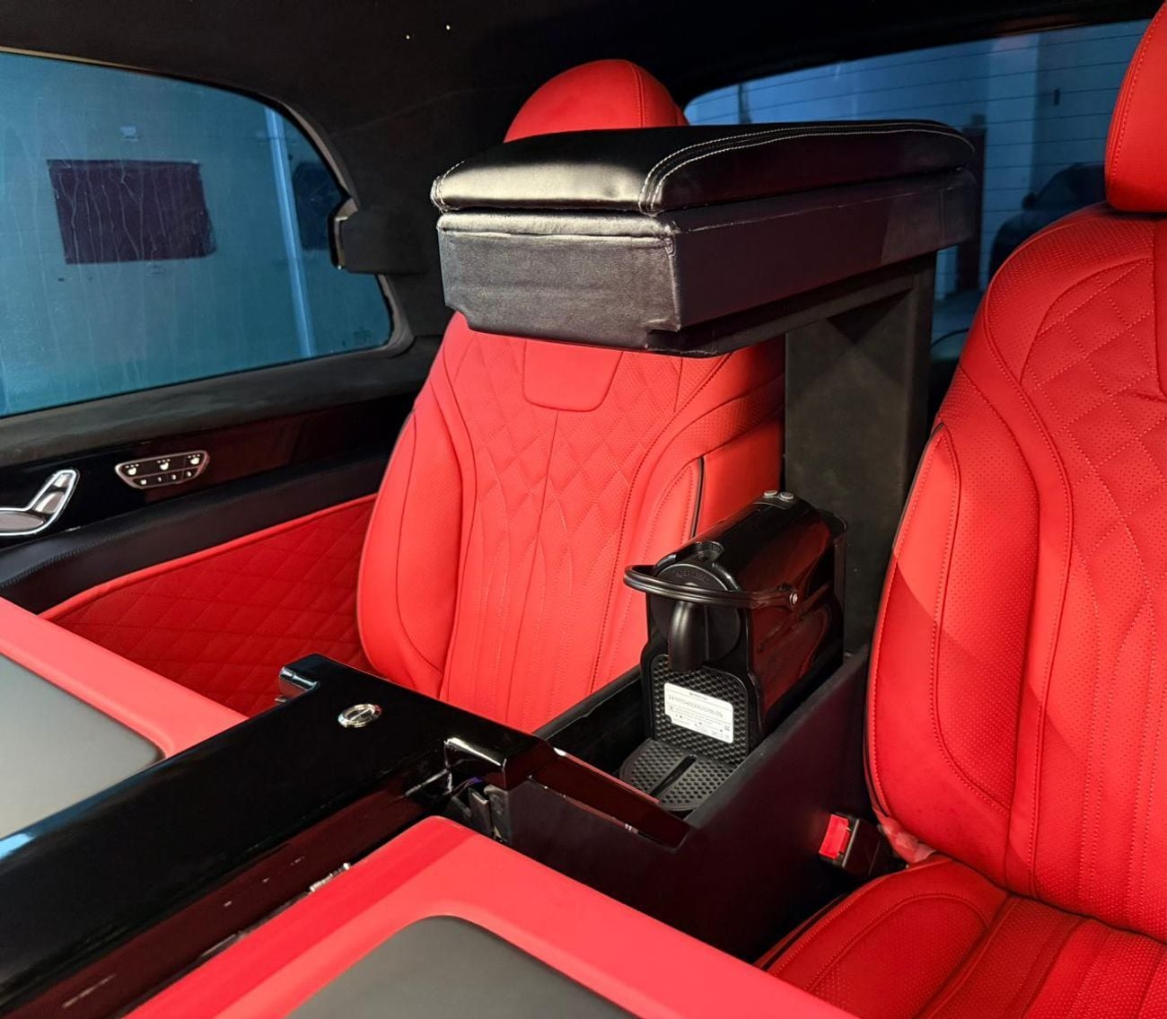 مرسيدس بنز V 250 LUXURY 2024 Mercedes Maybach V250, Warranty, Very Low Km, Fully Loaded, Excellent Condition, GCC