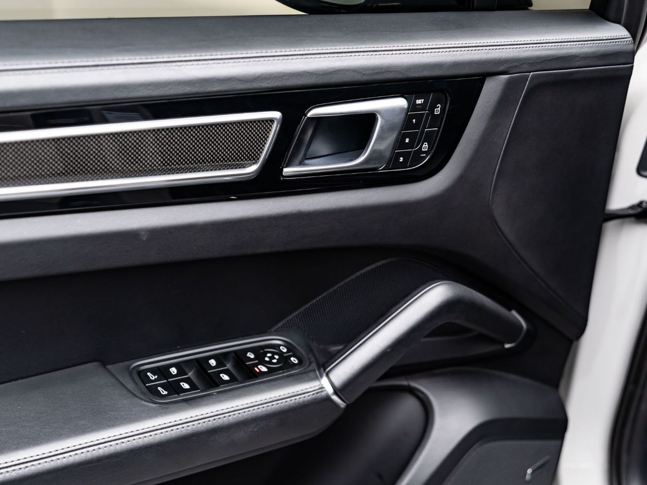 بورش كايان GTS Coupe