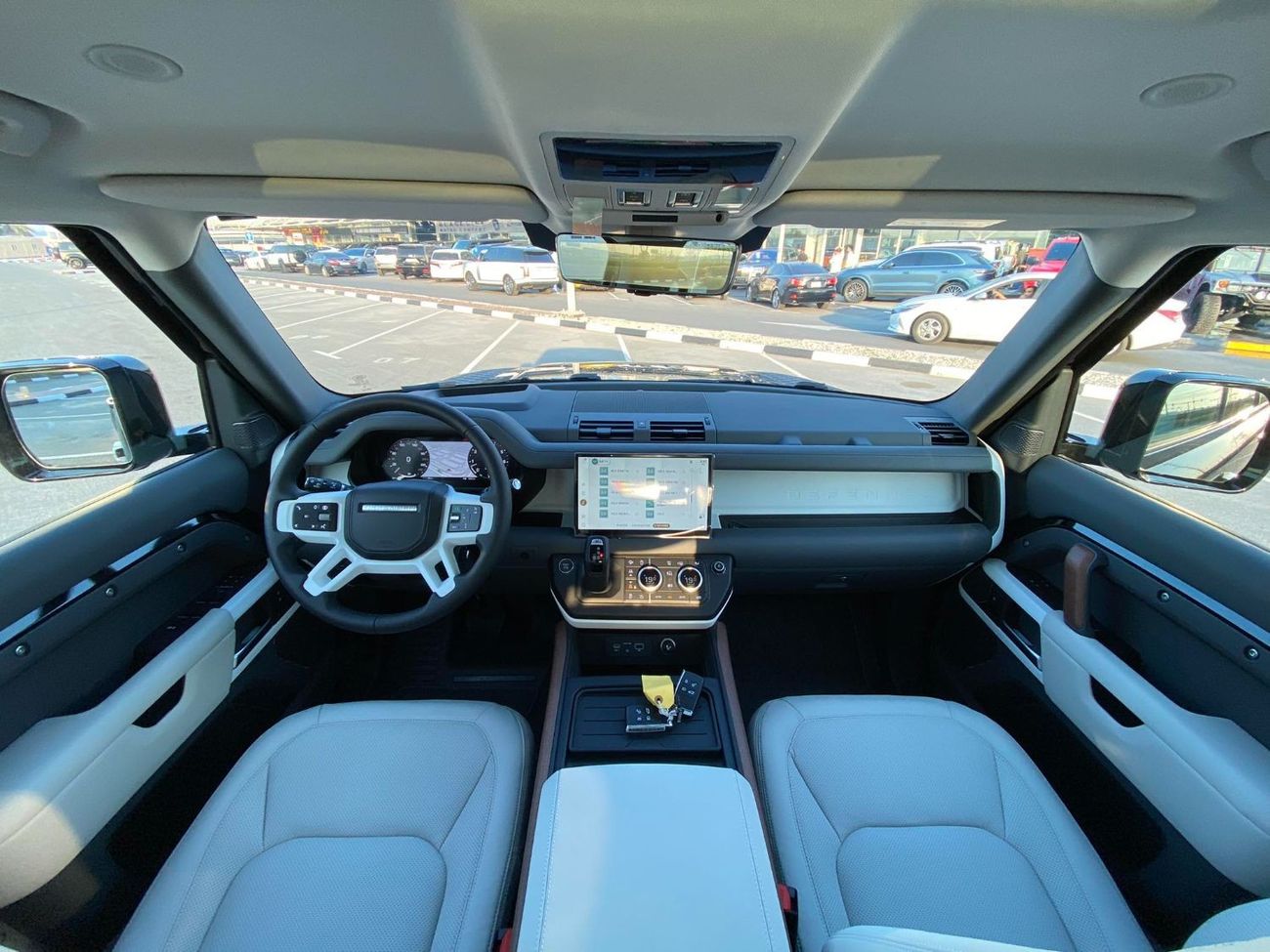 Land Rover Defender BRAND NEW**2024**GCC SPEC UNDER WARRANTY