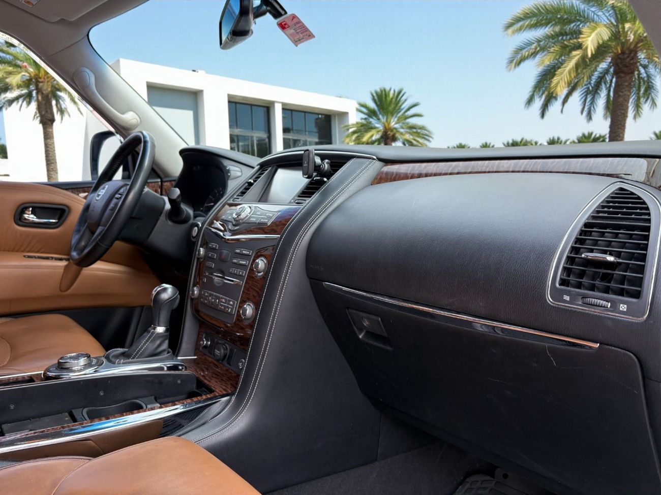 Nissan Patrol LE Titanium 5.6L V8 | 2017 | GCC SPECS | AED 2,700 / MONTH