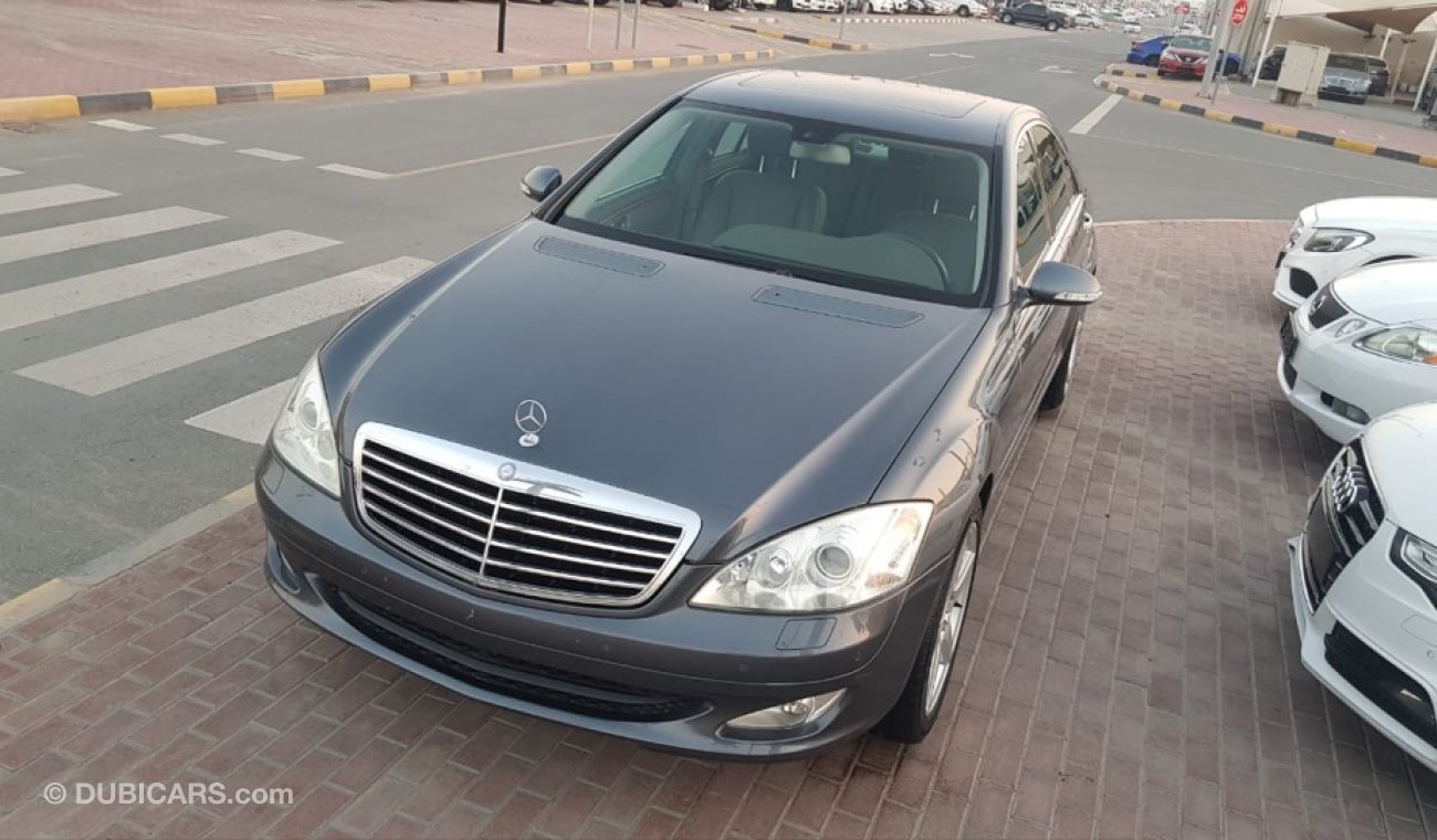 مرسيدس بنز S 350 موديل 2008 خليجي حاله نظيفه من الداخل والخارج السياره مسرفسه زيوت وفلاتر فتحه جلد تحكم كهربي كامل