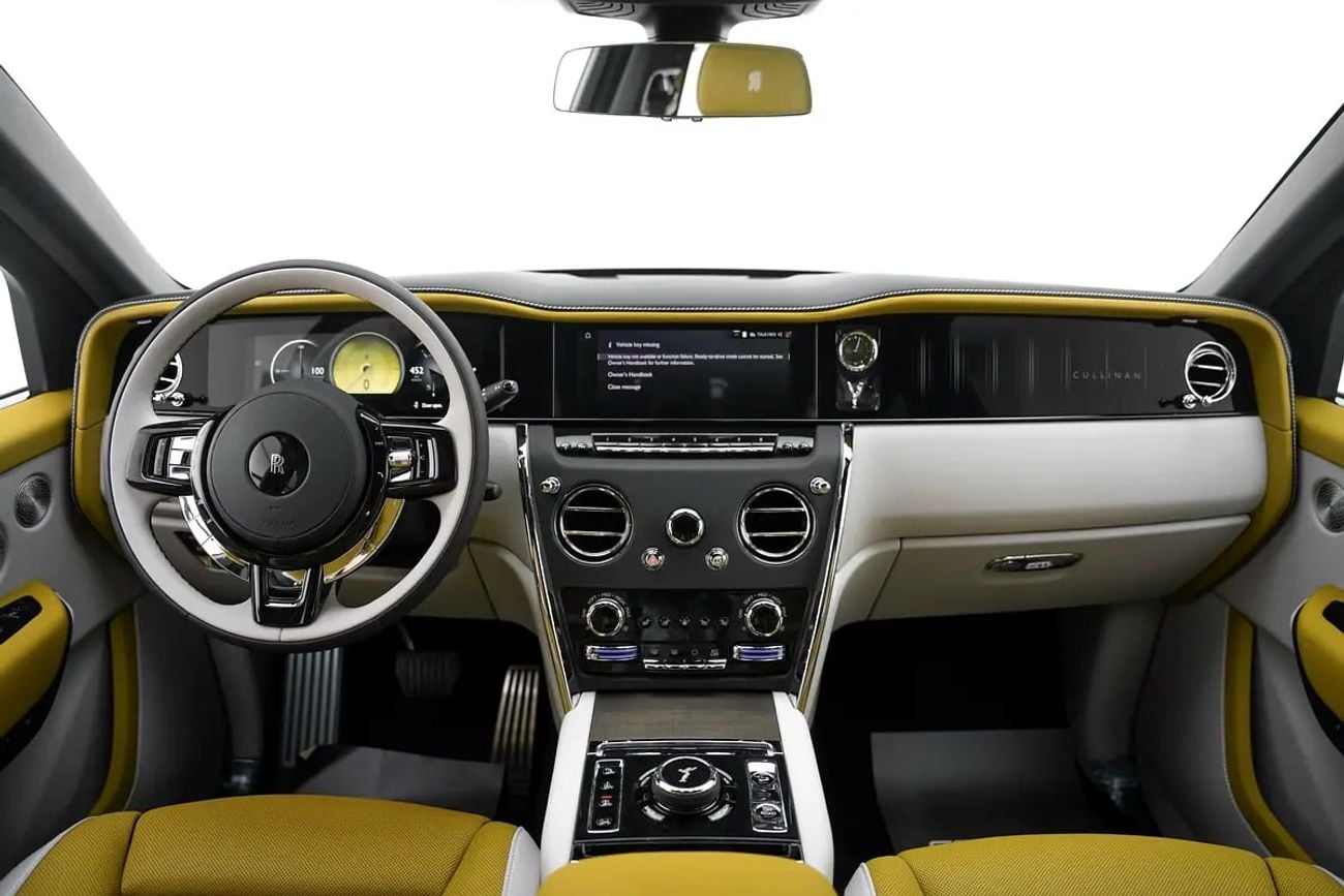 Rolls-Royce Cullinan WITH WARRANTY AND SERVICE CONTRACT