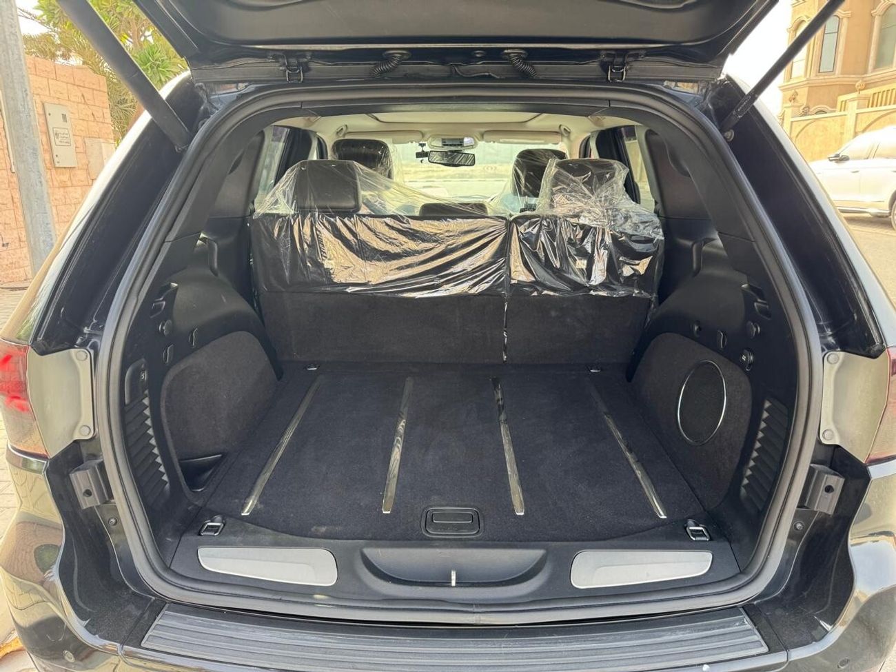 جيب جراند شيروكي SRT 6.4L