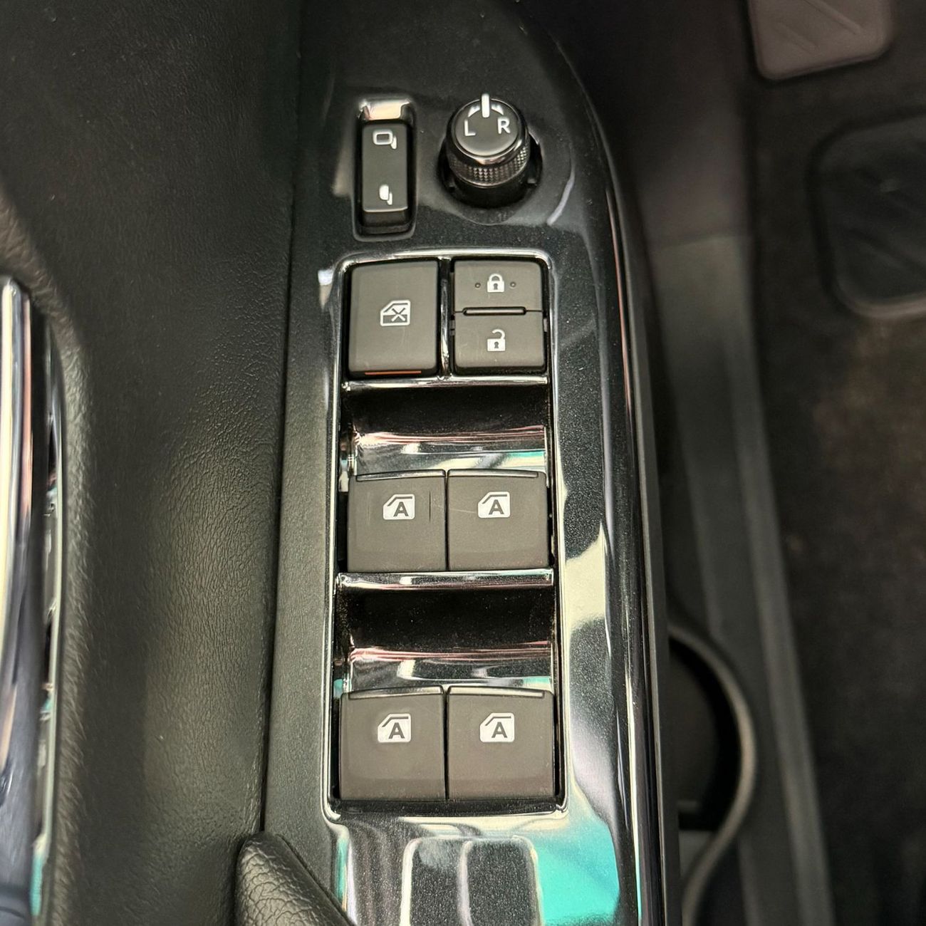 Toyota Hilux GR-SPORT 4.0 V6 **EXPORT ONLY**التصدير فقط خارج الخليج***