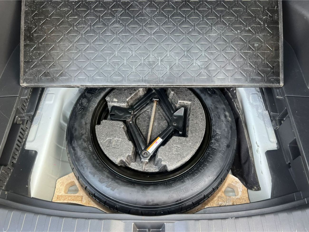 تويوتا راف ٤ 2024 Toyota RAV4 MidOption- 2.5L V4- Rear Camera -Leather Seat -