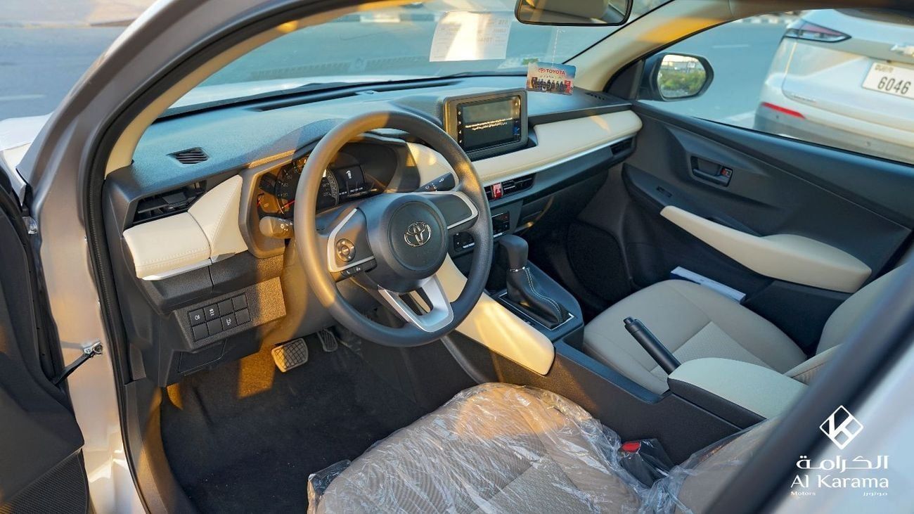 تويوتا يارس Y، 1.3 لتر | عجلات ألمنيوم 15 بوصة | كاميرا خلفية | تحكم آلي بالمناخ | مواصفات خليجية | 22 كم/لتر فأ