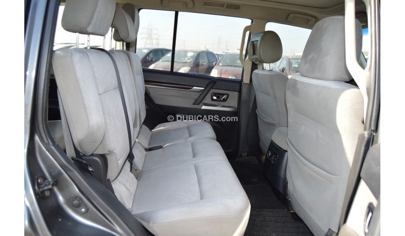 Toyota Land Cruiser Pick Up 1VD engine V8 Diesel full option clean car