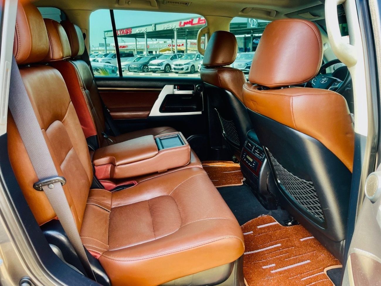 تويوتا لاند كروزر Toyota landcuriser VXR 5.7 V8 2019 Years full option Top the Range accident free