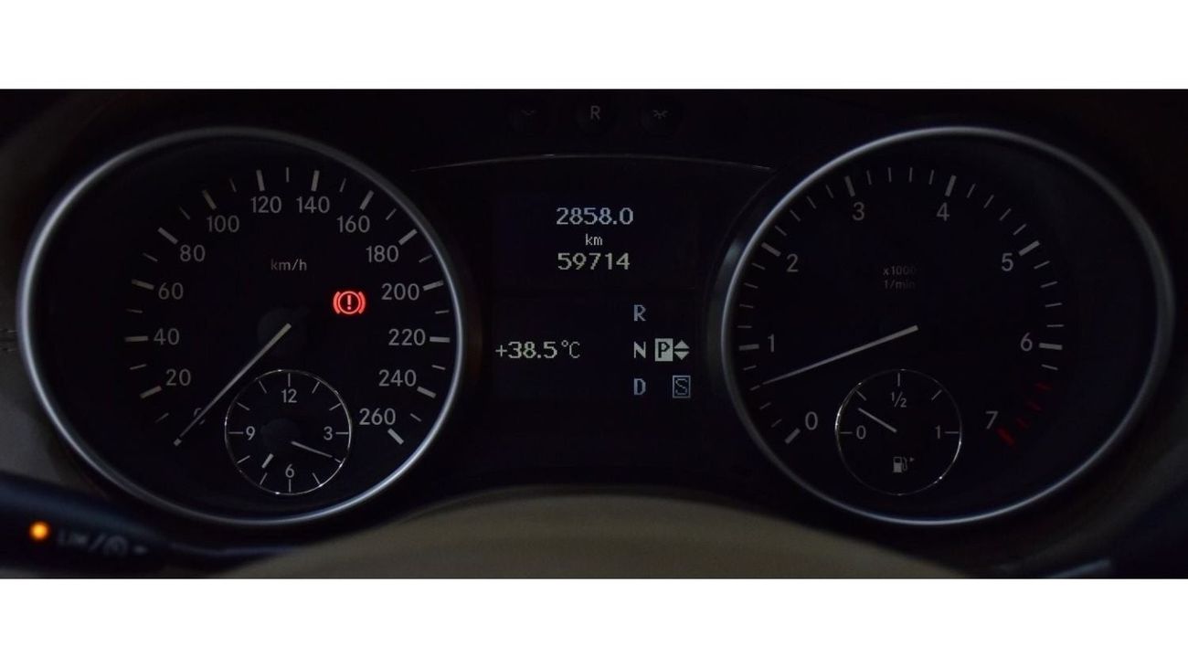 مرسيدس بنز GL 500 EXCELLENT DEAL for our Mercedes Benz GL500 4Matic ( 2009 Model ) in White Color GCC Specs