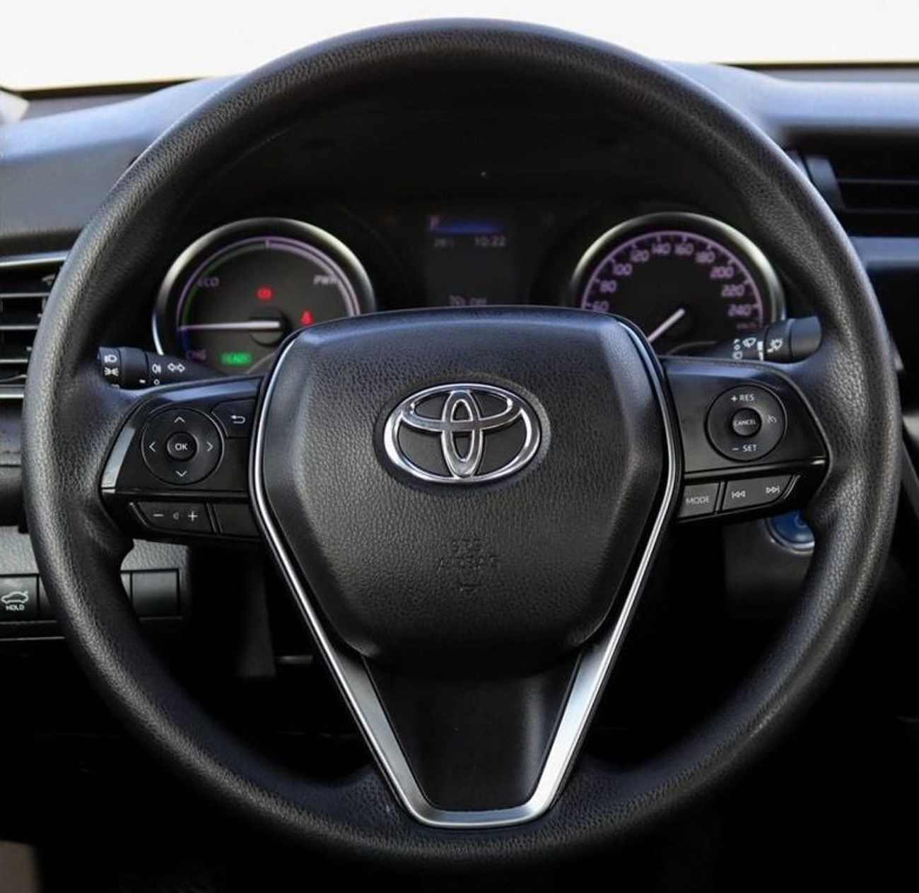 Toyota Camry LE 2.5L (176 HP) Toyota Camry 2020 GCC  Hybrid, original paint without accident, in excellent condit