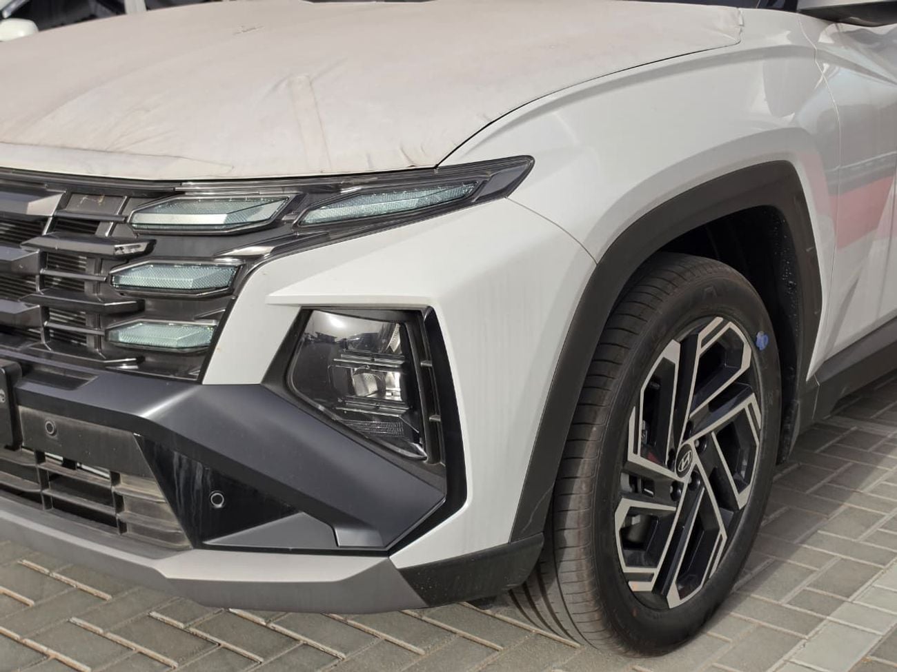 Hyundai Tucson  2.0L 2WD A/T Petrol