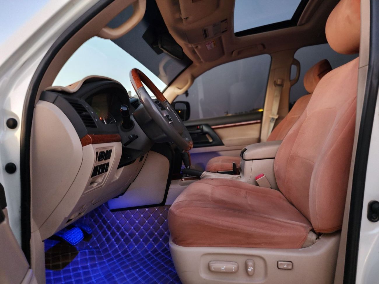 Toyota Land Cruiser GXR+ 4.6L