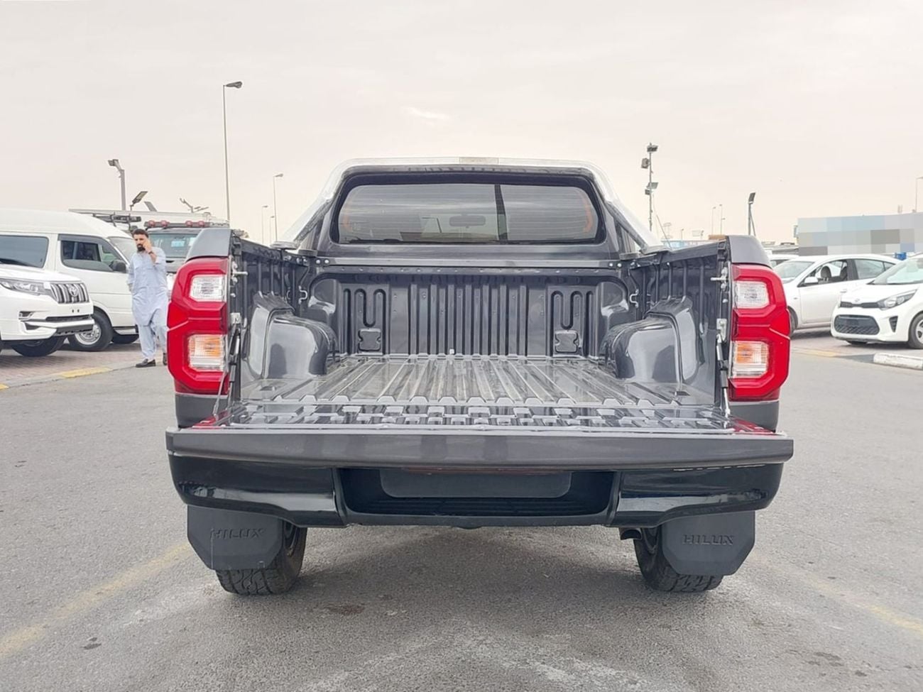 Toyota Hilux TOYOTA HILUX PICKUP RHD 2018 MODEL 2.8 L DIESEL AUTOMATIC(PM63198)